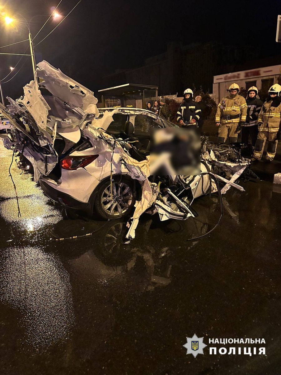 У Харкова на проспекті Гагарина водій легкового автомобіля загинув у ДТП
